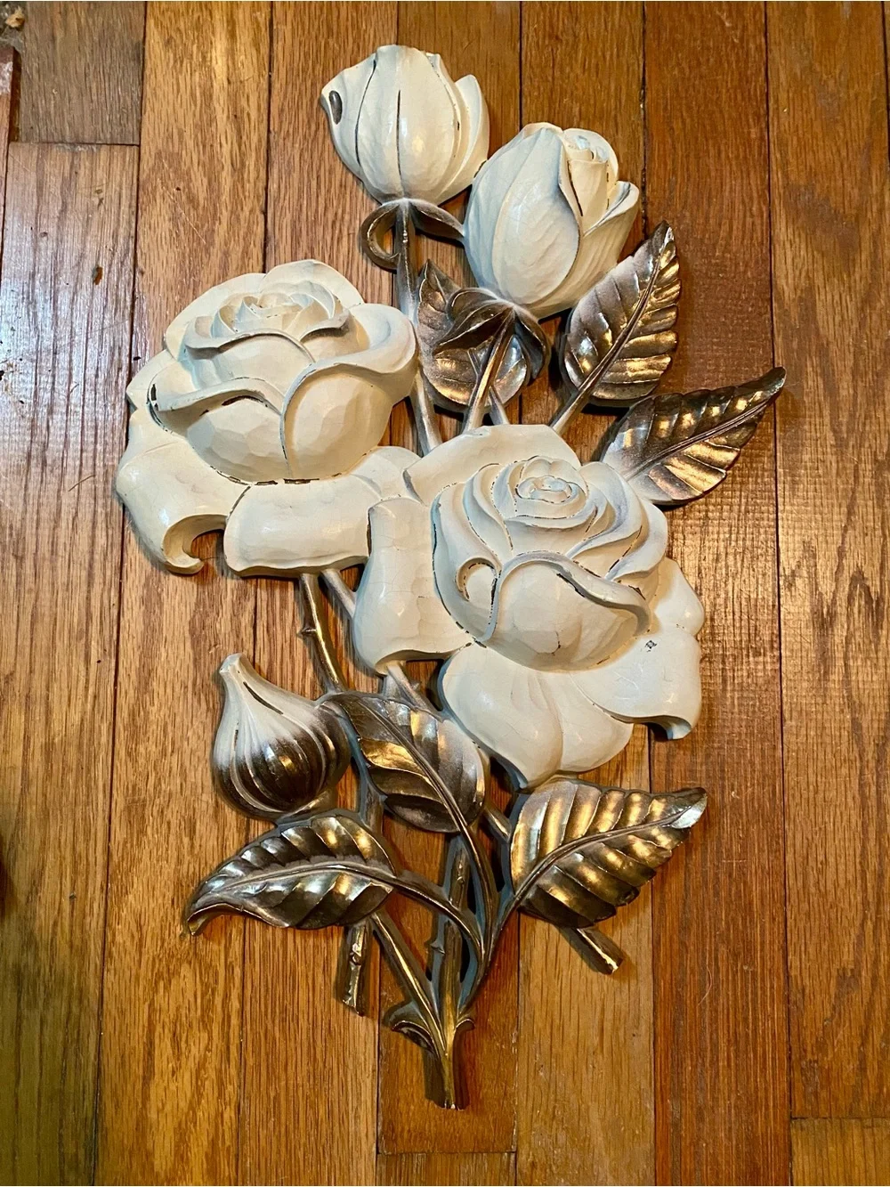 1962 Syroci Decorative White and Silver Rose Wall Art - Elegant Floral Accent